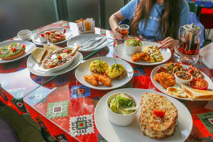 Breakfast in Dubai -Rainforest-Cafe-UAE